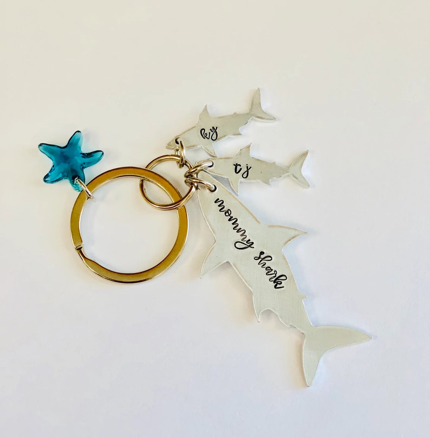 Daddy shark doo doo doo baby shark key ring keychain daddy shark mommy shark hand stamped sharks personalized shark key ring