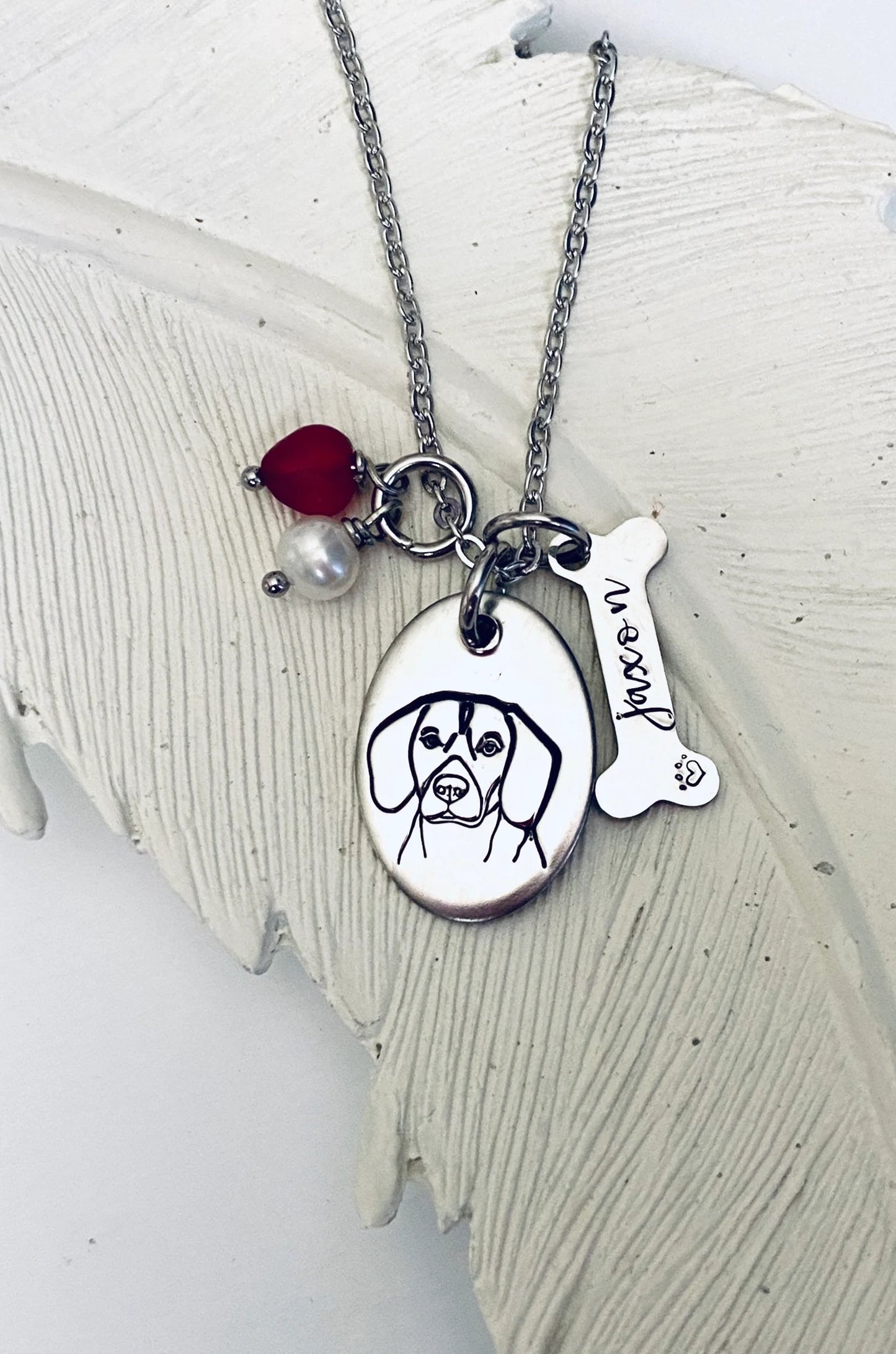 Personalized Beagle mom gift custom Beagle pendant dog bone mom necklace dog mama necklace dog breed necklace I love Beagles