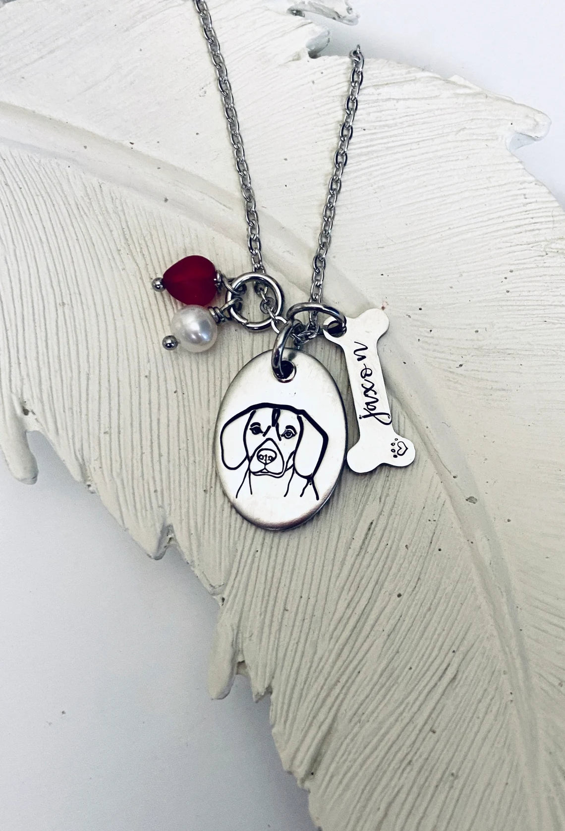 Personalized Beagle mom gift custom Beagle pendant dog bone mom necklace dog mama necklace dog breed necklace I love Beagles