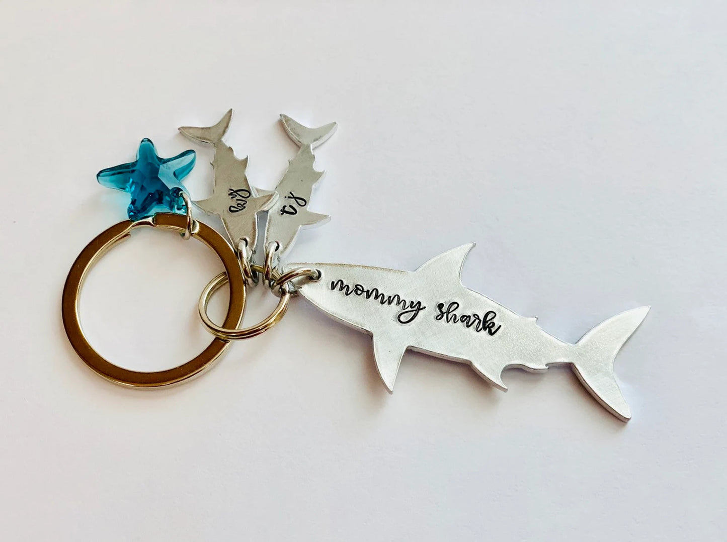 Daddy shark doo doo doo baby shark key ring keychain daddy shark mommy shark hand stamped sharks personalized shark key ring